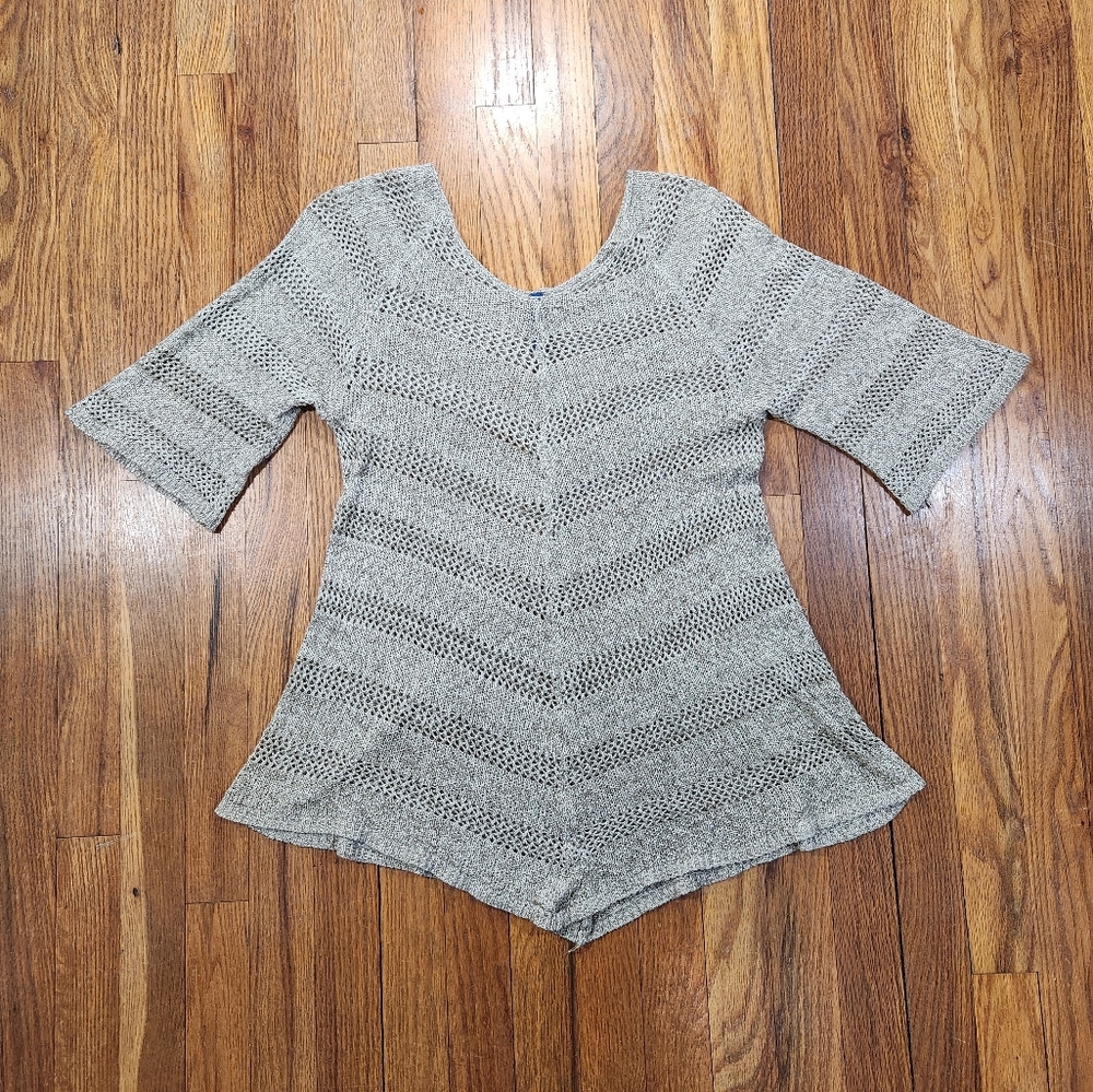 V Neck Size Medium Beige Loose Top Knit 3/4 Sleeve Top Handkerchief Bottom - Picture 2 of 8